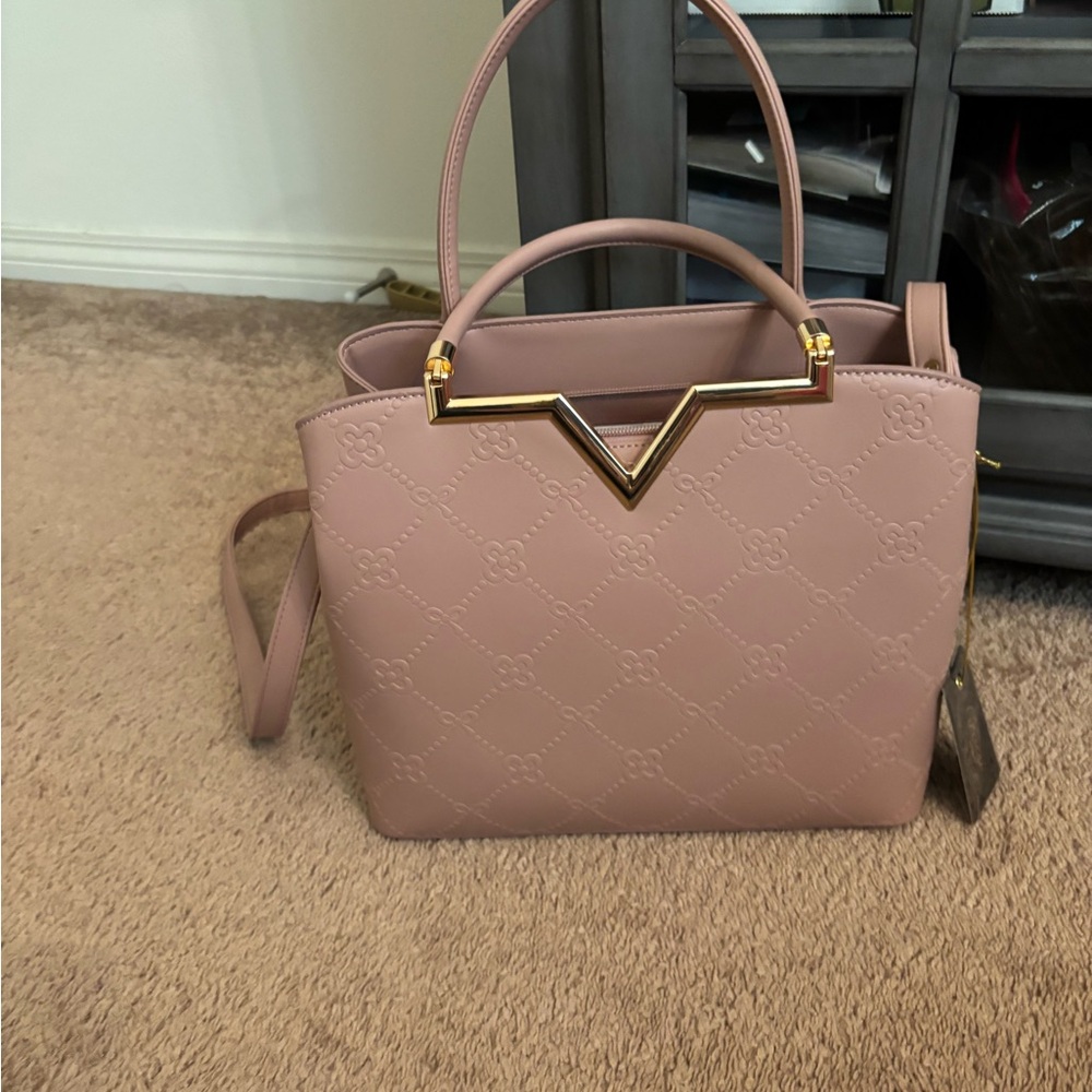Brand new GROSSI Chic Blush Shoulder Bag with Gold Accents